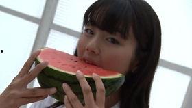 吃瓜的女孩图片,揭秘吃瓜女孩的欢乐时光