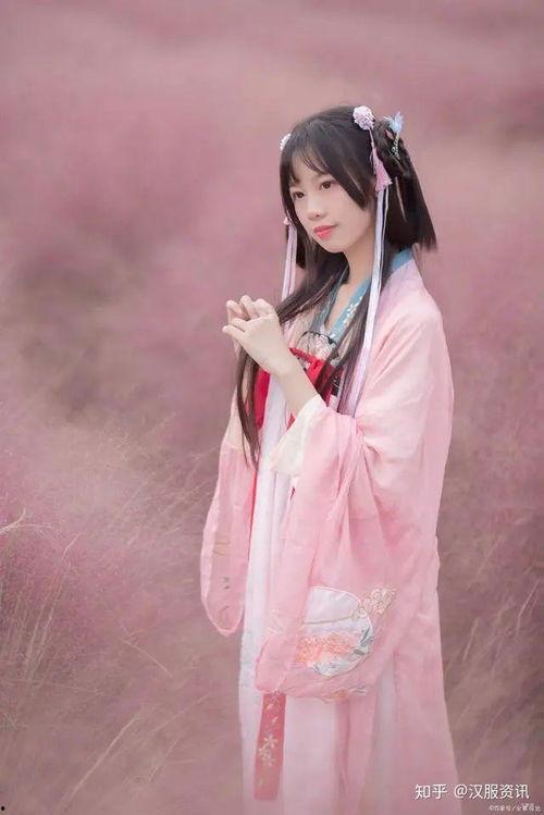 汉服小姐姐吃瓜,汉服小姐姐的瓜田奇遇记